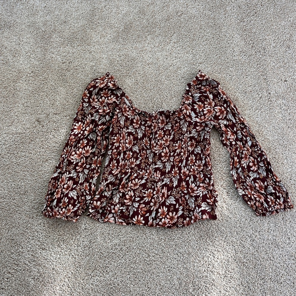 American Eagle Floral Smocked Women's Top - Maroon